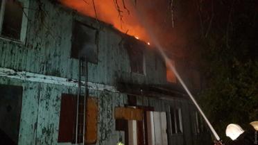 Горить санаторій Червоні зорі в Одесі_07