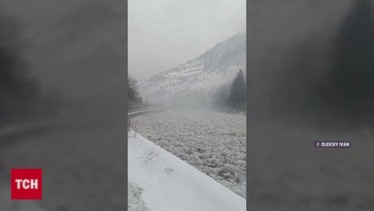 Страшний паводок на Закарпатті: змило опору газопроводу, а синоптики вже попереджають про -30 градусів