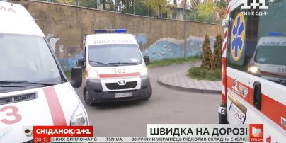 Все частіше чуємо звук сирени: як зараз працюють бригади швидких