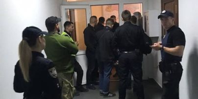 В Киеве неизвестные ворвались в здание Госгеонедр и захватили кабинет председателя службы