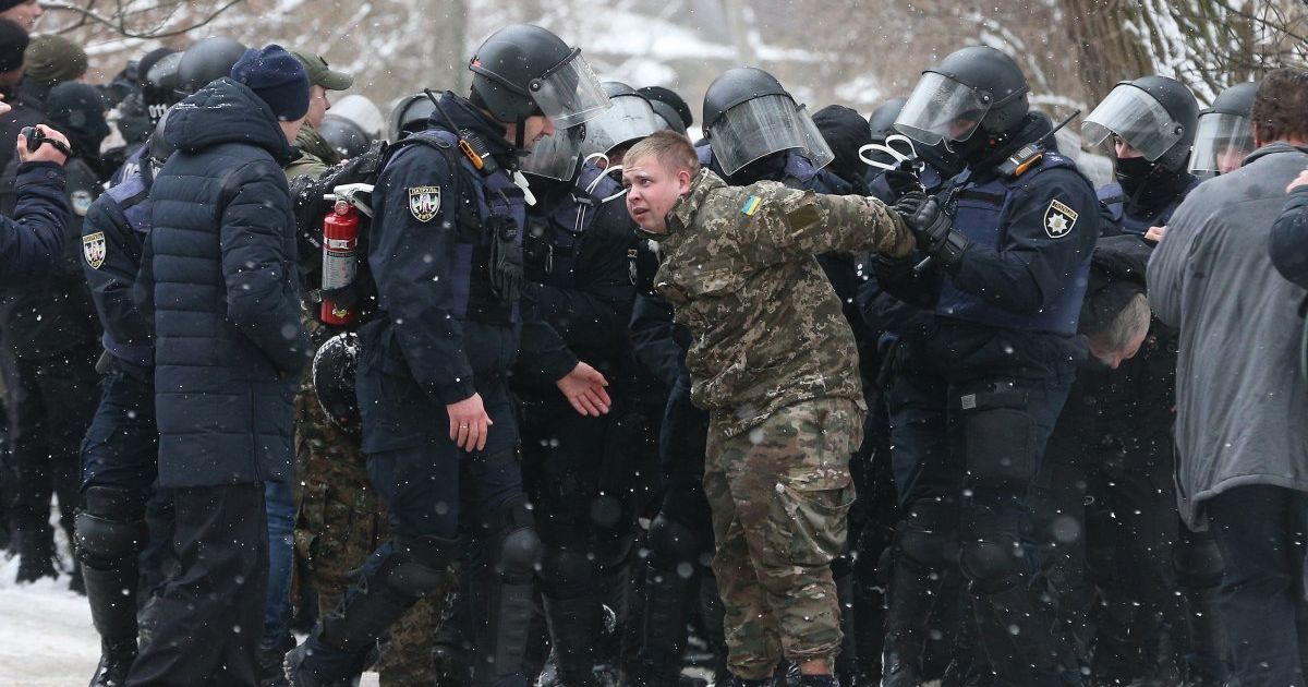 сутички під Солом'янським судом Києва_5 / © УНИАН