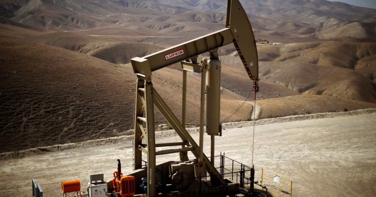 Вартість нафти марки Brent вперше з грудня опустилася нижче 53 доларів