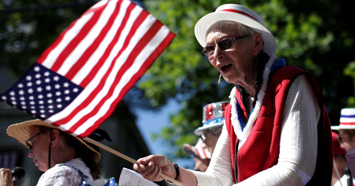 Горячие девушки, парад и масштабный фейерверк: как в США праздновали 240 лет независимости