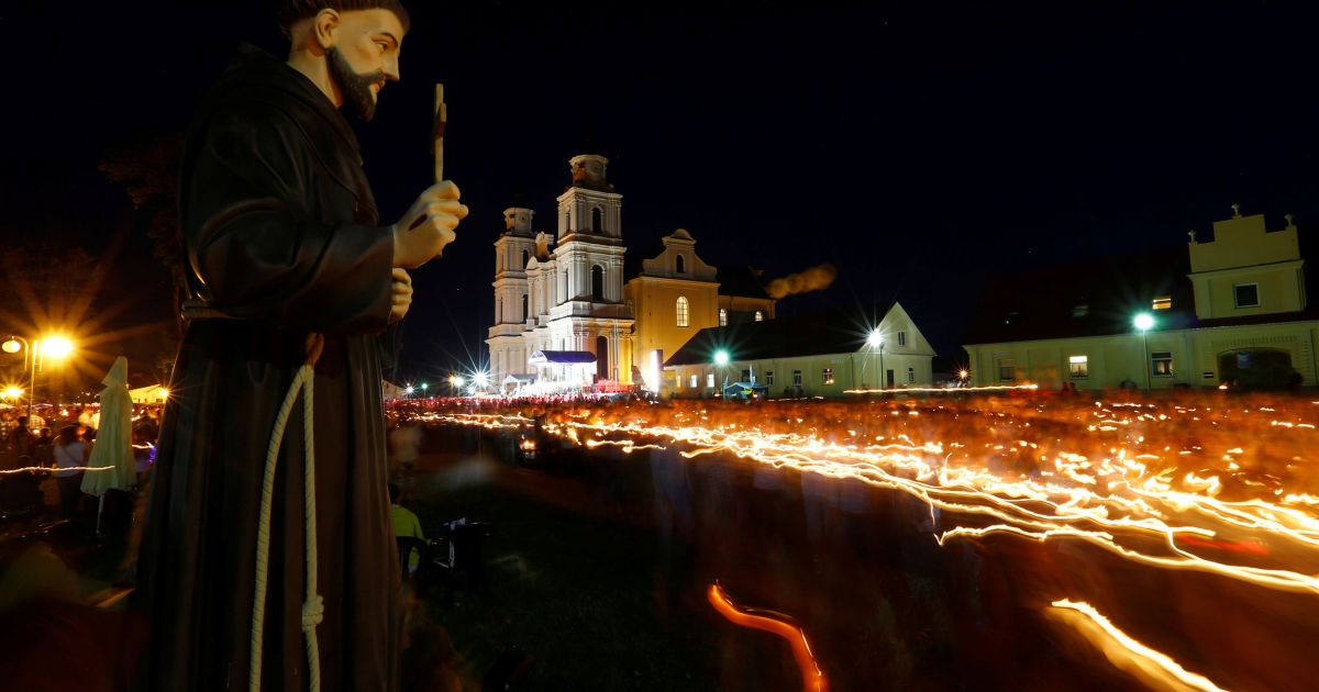 Reuters показав видовишні фото католицької прощі до чудотворної ікони в Білорусі_2 / © Reuters