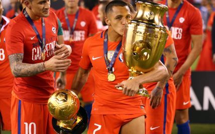 Лидер сборной Чили показал жуткие последствия травмы после финала Копа Америка-2016