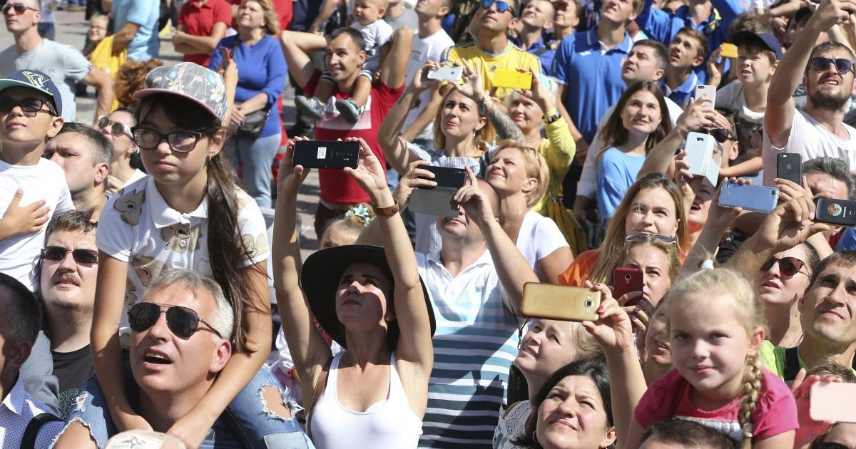 Настрої українців: 89% за незалежність, 41% за НАТО