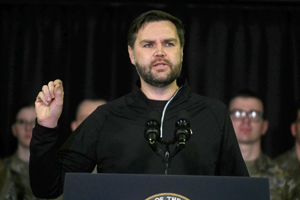 "Мирный процесс зашел в тупик": Венс сделал заявление о разговоре Трампа с Путиным