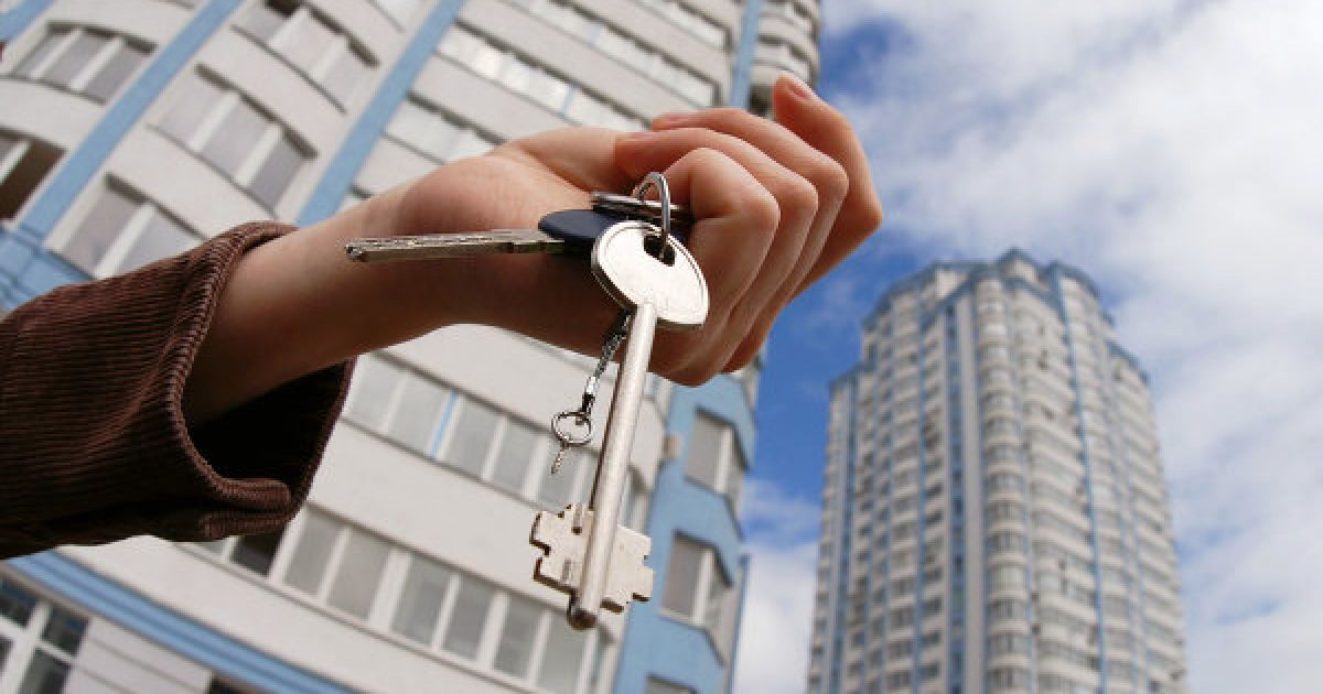 В Торецке переселенцы с линии фронта получили новые квартиры
