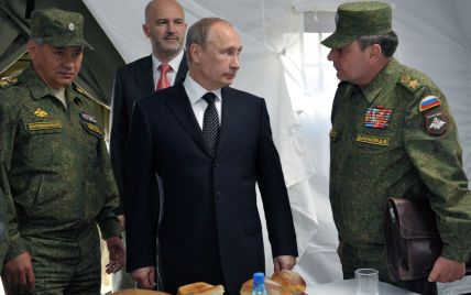 Путин вылез из бункера, чтобы посетить на полигоне "мобиков" и пострелять из винтовки (видео)