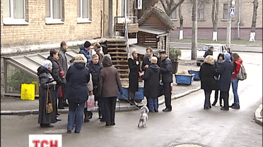 Жители многоэтажки в центре Киева неделю жили без тепла и еще дольше без света