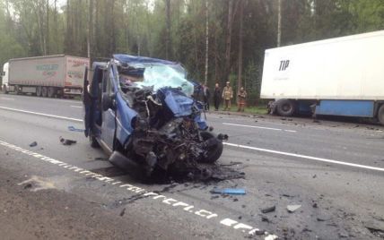 В России микроавтобус с украинцами столкнулся с фурой - погибло шесть человек