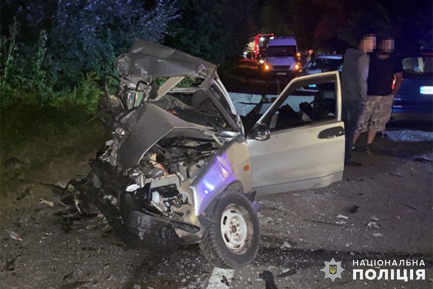 Поліцейські встановлюють деталі моторошної аварії поблизу Шепетівки Хмельницької області. / © 