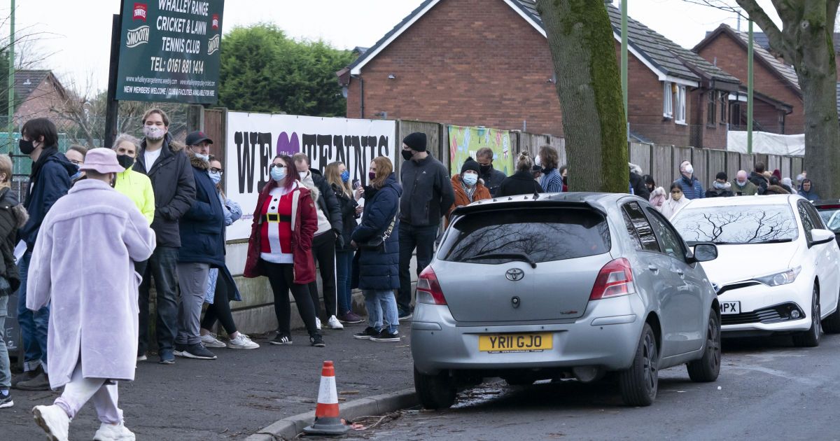 У Великій Британії померла перша людина, яка заразилася "Омікроном"