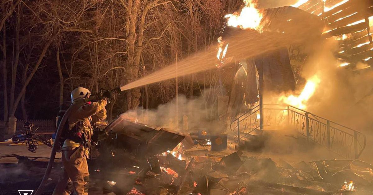 Вогонь знищив дерев'яну будівлю та майно церкви Фото: Головне управління ДСНС у Рівненській області