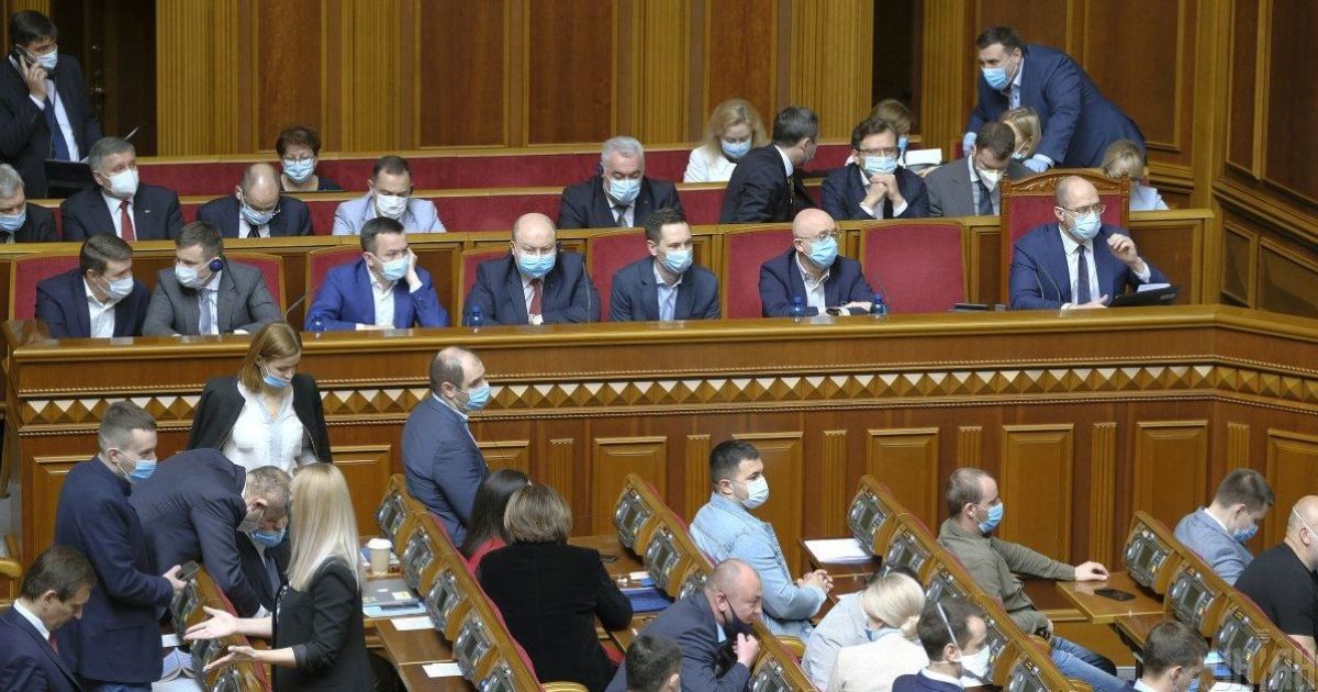 Увольнения в Кабмине: сегодня парламент может поддержать отставку трех министров