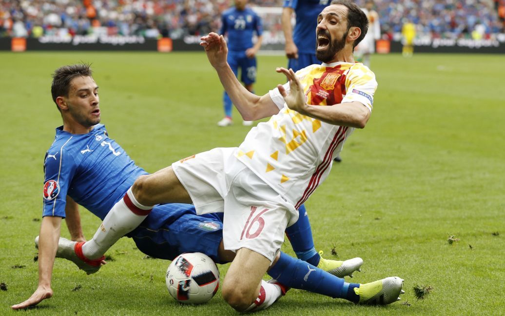 Италия обыграла Испанию / © Reuters