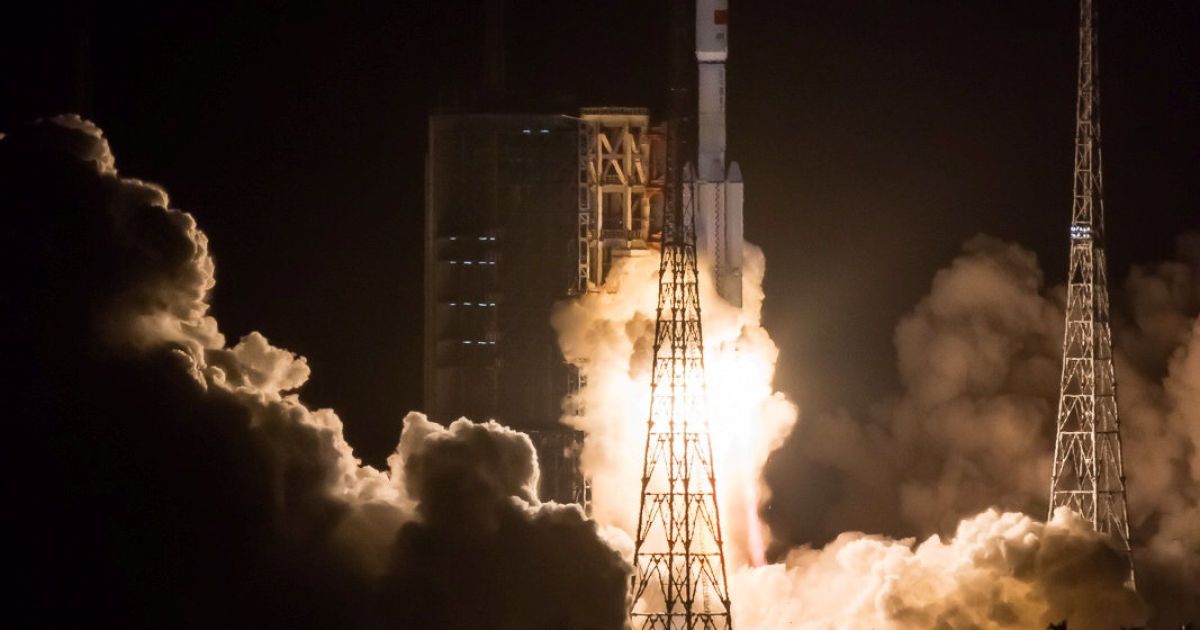 Китай успешно испытал новую космическую ракету "Чанчжэн-7"