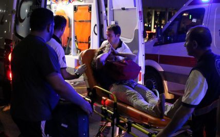 Кількість жертв теракту в аеропорту Стамбула зросла