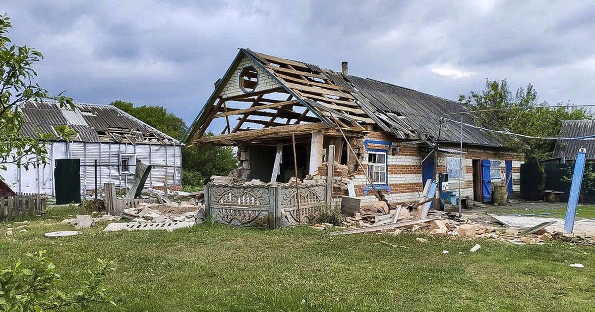 Влада допомагатиме людям, які залишили свої домівки