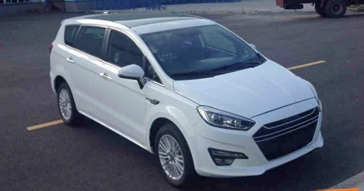 В Сети появились фото нового минивэна Lifan без камуфляжа