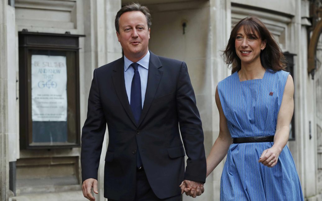Премьер-министр ВБ Дэвид Кэмерон с женой Самантой / © Reuters