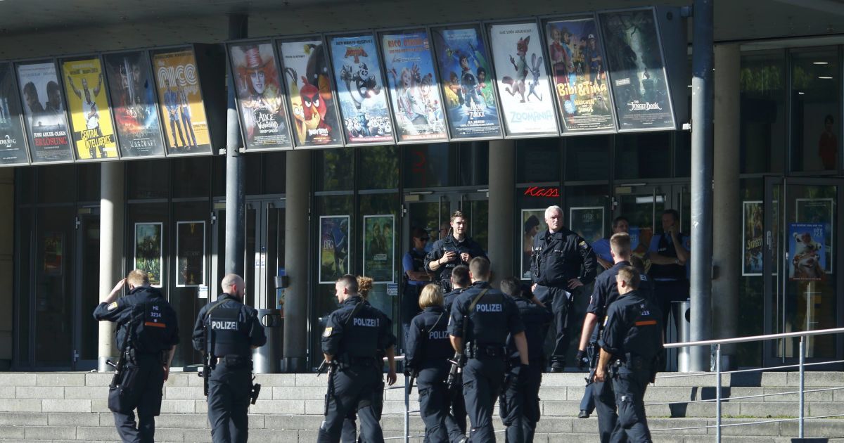 Поліцейські знешкодили нападника у німецькому кінотеатрі_11 / © Reuters