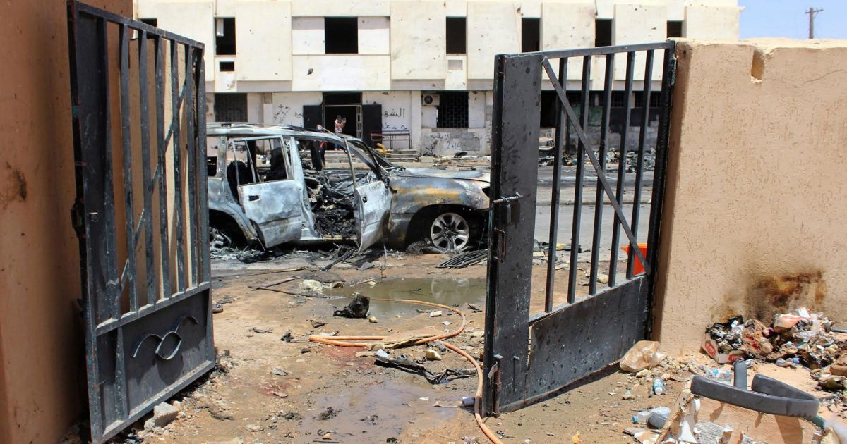 В Ливии в результате мощного взрыва на складе боеприпасов погибли 20 человек