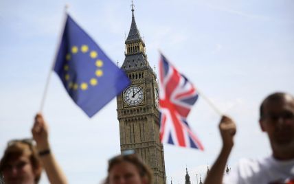 Противники виходу Британії з ЄС перемогли на референдумі - опитування
