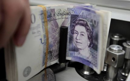 Bloomberg признал британский фунт самой слабой валютой