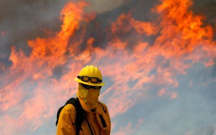 У США через потужну лісову пожежу більше двох тисяч людей залишили свої будинки