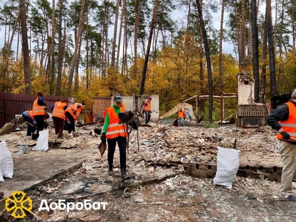 Харчишин,будинок в гостомелі,Харчишин про розгромлений окупантами будинок Харчишин Харчишин,будинок в гостомелі,Харчишин про розгромлений окупантами будинок Харчишин,будинок в гостомелі,Харчишин про розгромлений окупантами будинок