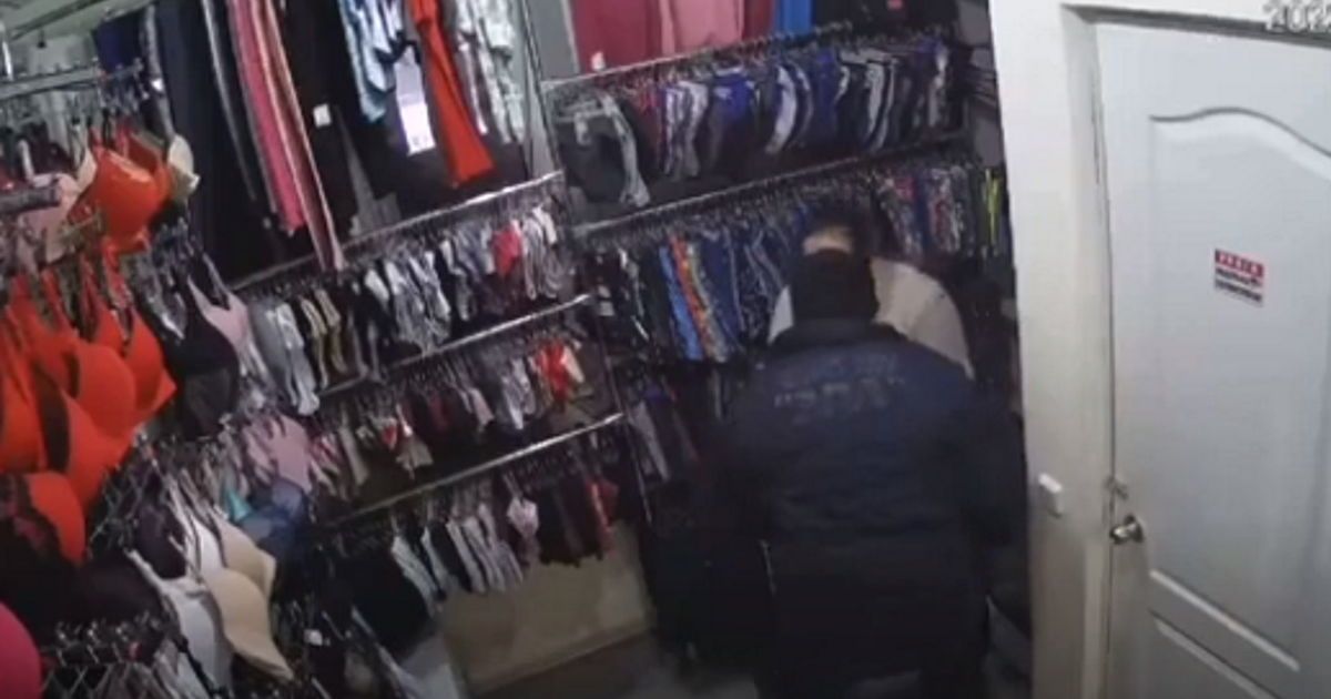 У Кривому Розі чоловік намагався у магазині зґвалтувати жінку (відео)