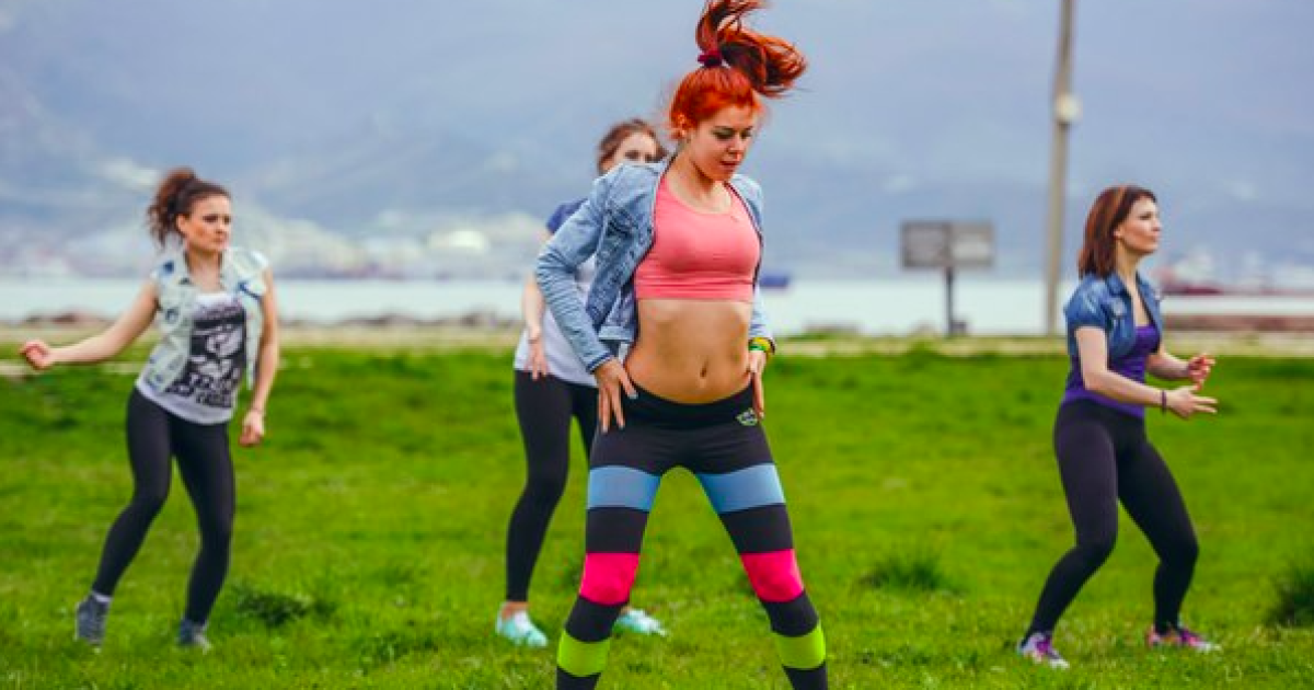 анець тверк (тверкінг), в якому акцент робиться на рухах стегон вгору-вниз, став широко відомий після інтернет-скандалу / © facebook.com/dok.aero