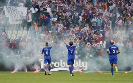 УЄФА виніс попередження хорватським фанам за фаєри і безлади на матчі Євро-2016