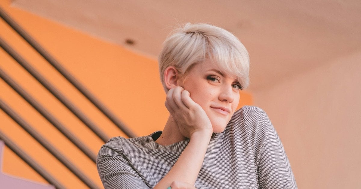 Короткие омолаживающие стрижки для женщин 50+