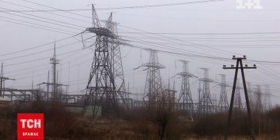 Дефіцит електроенергії: відключення світла поза графіком триватимуть далі