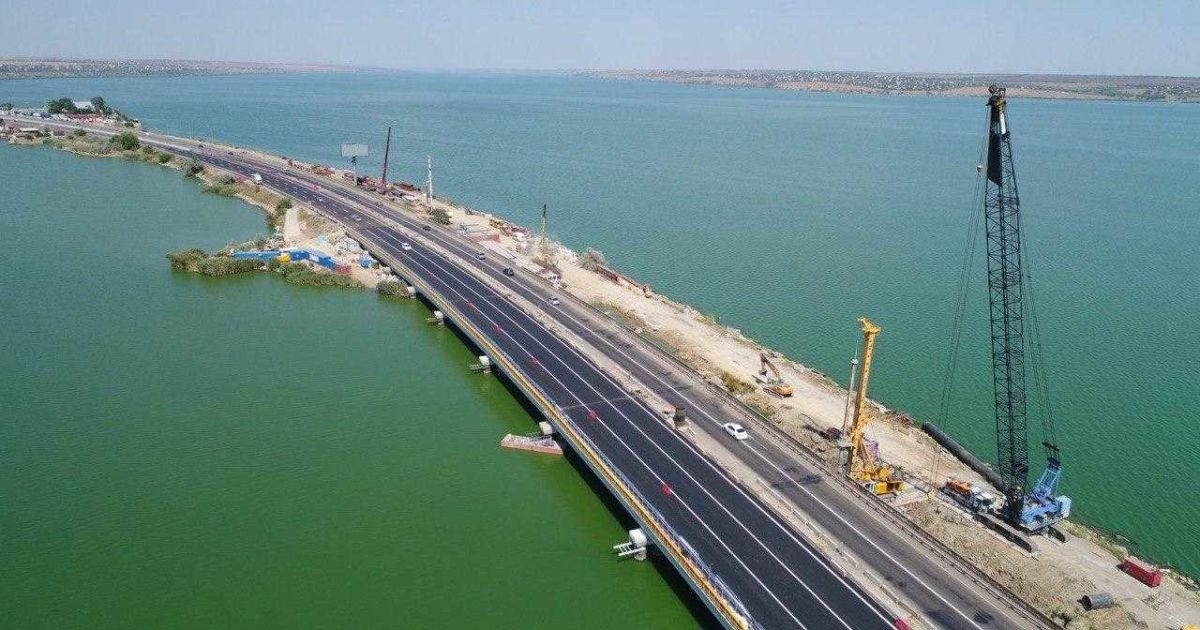 Траса до Одеси: на мосту через Хаджибейський лиман відкрили відремонтовані смуги