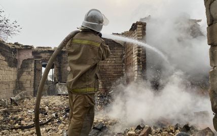 Горить не тільки трава, а й автомобілі та будинки: в Україні розпочався сезон пожеж через паління сухостою