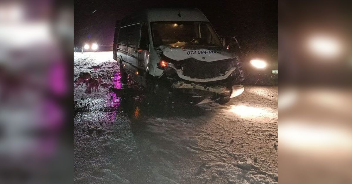 Погибли два маленьких мальчика: на Днепропетровщине авто многодетной семьи попало в жуткое ДТП — СМИ