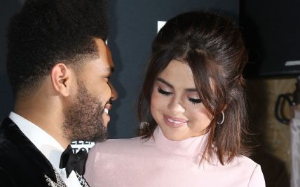 Селена Гомес і The Weeknd мило цілувалися та обіймалися перед фотографами на вечірці