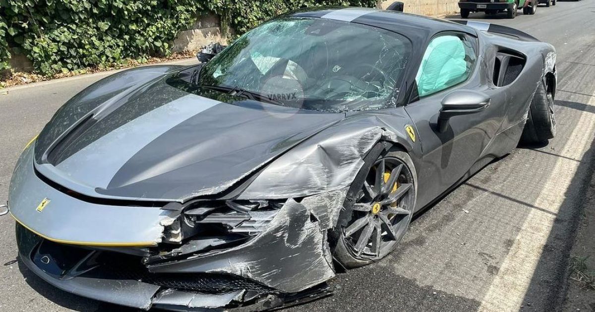 В Італії розбили найшвидший та найдорожчий суперкар Ferrari
