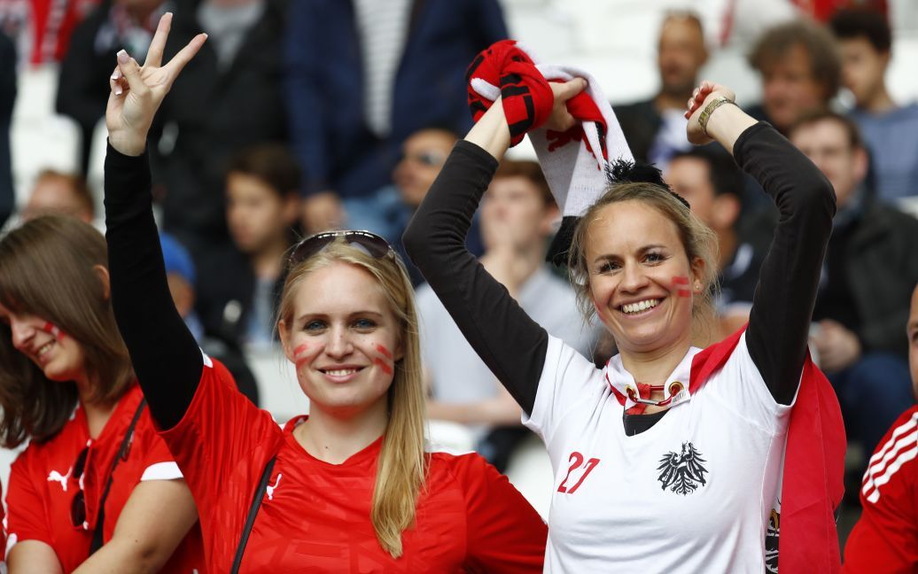 Фото фанаток Евро-2016 за 14 июня / © Reuters