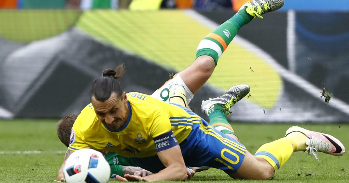 Ибрагимович не сумел переиграть оборону ирландцев.