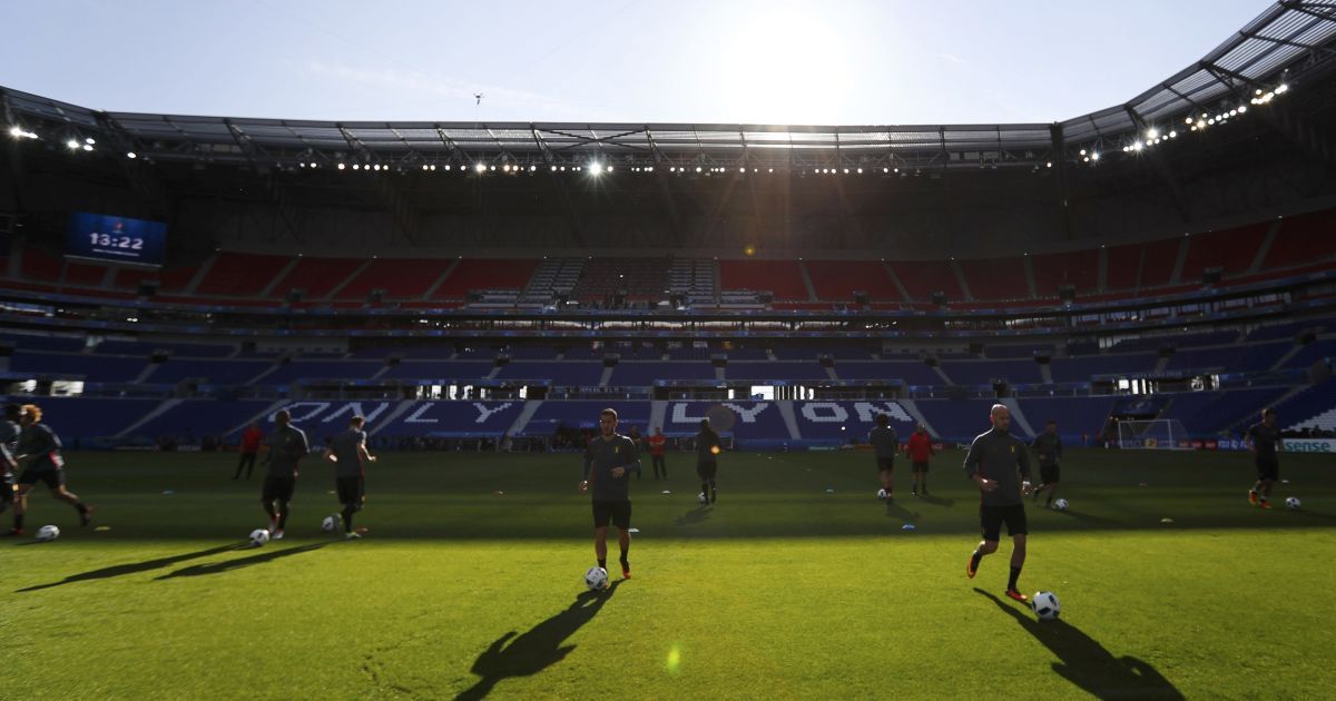 70-летний фанат умер по дороге на матч Бельгия - Италия