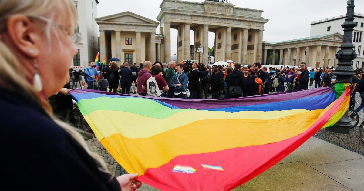 Мать 11 детей, которая дважды победила рак, стала жертвой террориста в Орландо