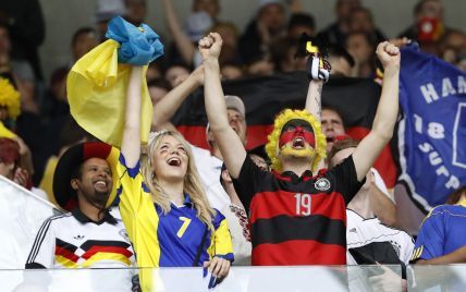 Божевільна підтримка. Фанати співали Путін х*йло та влаштували патріотичну перекличку на матчі Німеччина - Україна