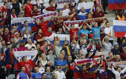 Троє російських уболівальників постануть перед судом Франції