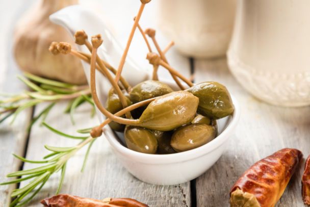 Тайный ингредиент: как превратить традиционное оливье в кулинарный шедевр