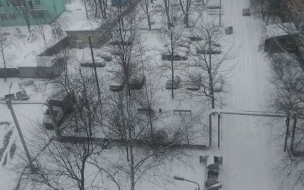 В Харкові випав сніг і різко погіршилася погода: фото, відео