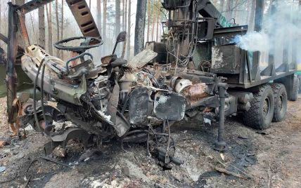 Под Киевом лесоводы подорвались на мине: один человек погиб (фото)